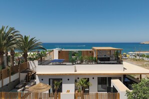 Terrace/patio - Sandy Shore Villa, Next to Beach, Dining & Shops (CQ4M+MV8 Bali, Greece)