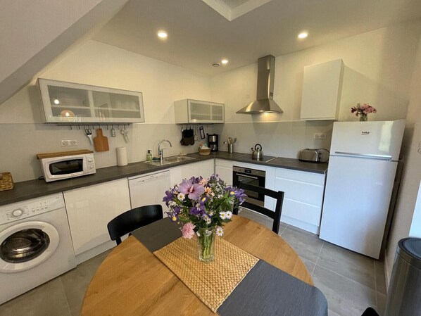 Fridge, microwave, oven, dishwasher