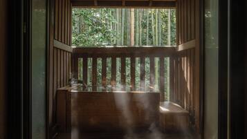 Japanese-Style Quadruple Room with External Bath - Kentoku, Non-smoking | Bathroom | Slippers, towels