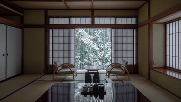 In-room safe, blackout curtains