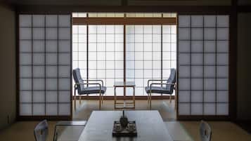 Coffres-forts dans les chambres, rideaux occultants