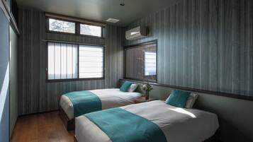 Standard Villa with External Bath, Non-smoking | 客房内保险箱、遮光窗帘