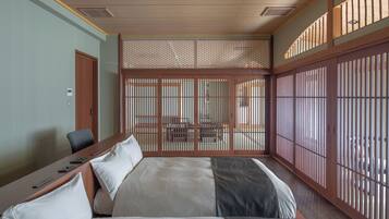 Suite with Sauna - Kaede, Non-smoking | In-room safe, blackout drapes