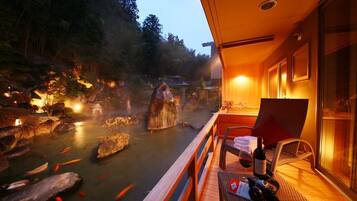 Brankas dan tirai kedap cahaya