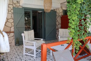 Deluxe Room, Patio, Pool View | Free WiFi - Ala Konak Alaçatı (Cesme)