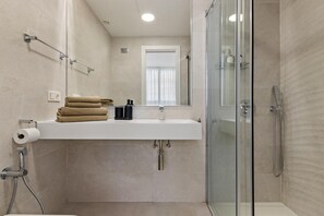 Een douche, een haardroger