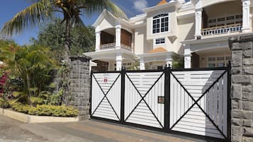 ์ํํธ (2 Bedrooms) | ๋ด๋ถ