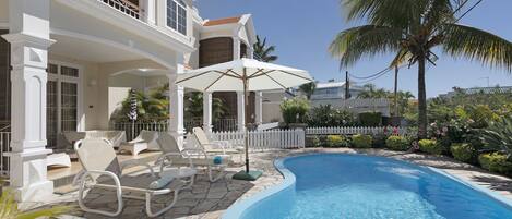 Apartment (2 Bedrooms) | Front of property