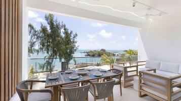 Apartment (3 Bedrooms) | Front of property