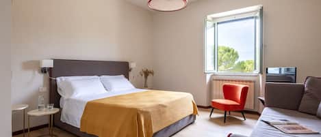 2 bedrooms, travel cot, free WiFi