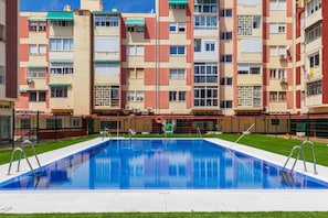 Pool - Stylish Stay with Pool & Sea Views (Torremolinos)