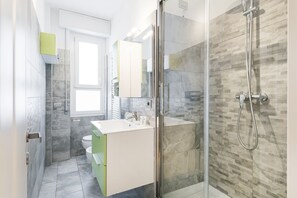 Douche, bidet