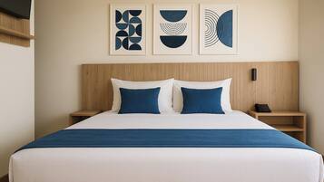 Chambre Triple Deluxe, vue fleuve | Coffres-forts dans les chambres, bureau