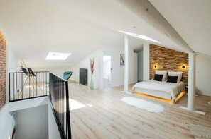 5 dormitorios, tabla de planchar con plancha, Internet y ropa de cama