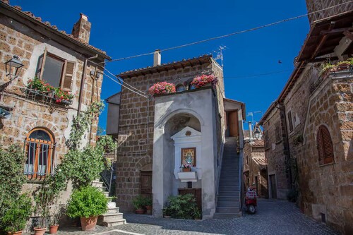 Nina's Guest House: Perfect 2-bedroom apartment with AC in charming Barbarano R.