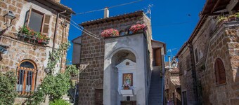 Nina's Guest House: Perfect 2-bedroom apartment with AC in charming Barbarano R.