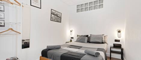 1 bedroom, WiFi, bed sheets