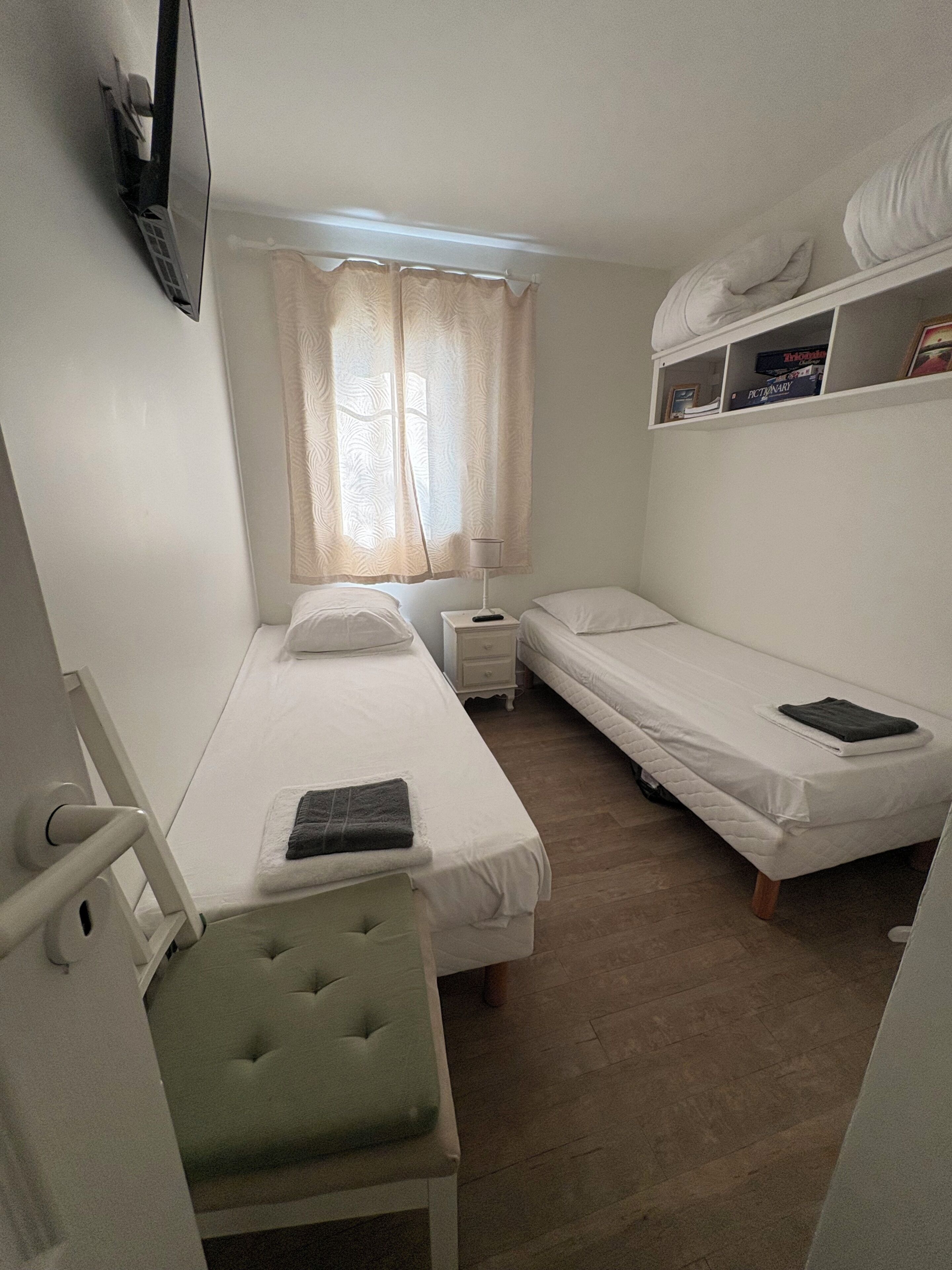 3 chambres, fer et planche à repasser, lit parapluie, Wi-Fi gratuit