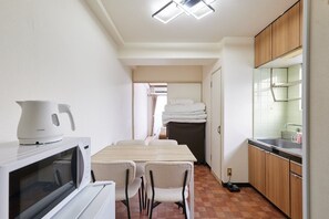 Fridge, microwave, cookware/dishes/utensils - XS12 XROSS STAY Temma3 (大阪市北区天神橋)