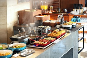 Buffet déjeuner servi tous les jours en supplément
