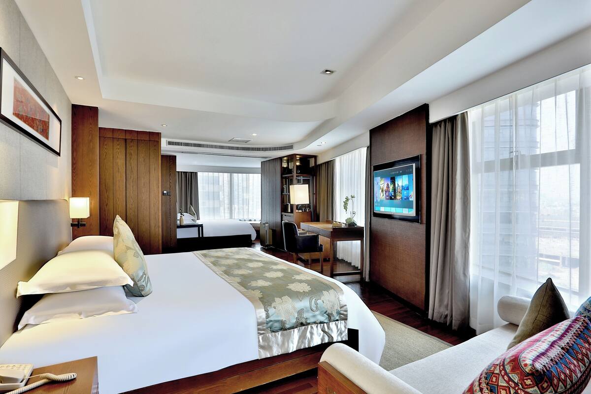 Family Quadruple Room | In-room safe, desk, laptop workspace, blackout drapes