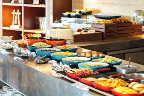 Tägliches Frühstücksbuffet gegen Gebühr