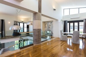 Lejlighed - 6 soveværelser - privat pool - byudsigt | Stue