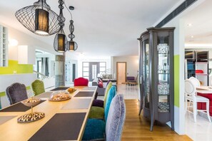 Căn hộ, 6 phòng ngủ, hồ bơi riêng, quang cảnh thành phố | Phòng ăn