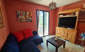 Télévision, cheminée