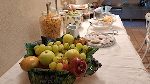 Daily buffet breakfast for a fee - Il Flauto Magico (Belmonte Calabro)