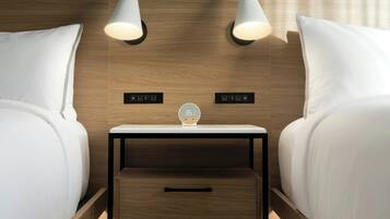 Studio, Multiple Beds | Premium bedding, down comforters, pillowtop beds, in-room safe