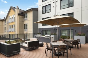 BBQ/picnic area - Element by Marriott Seattle Downtown (Seattle)