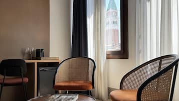 Cortinas blackout y sistema de insonorización