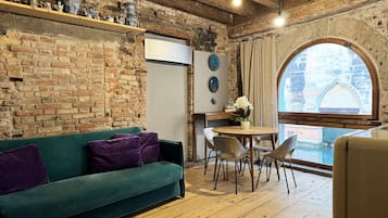 Apartment, Canal View | Blackout curtains, soundproofing, iron/ironing board, free WiFi