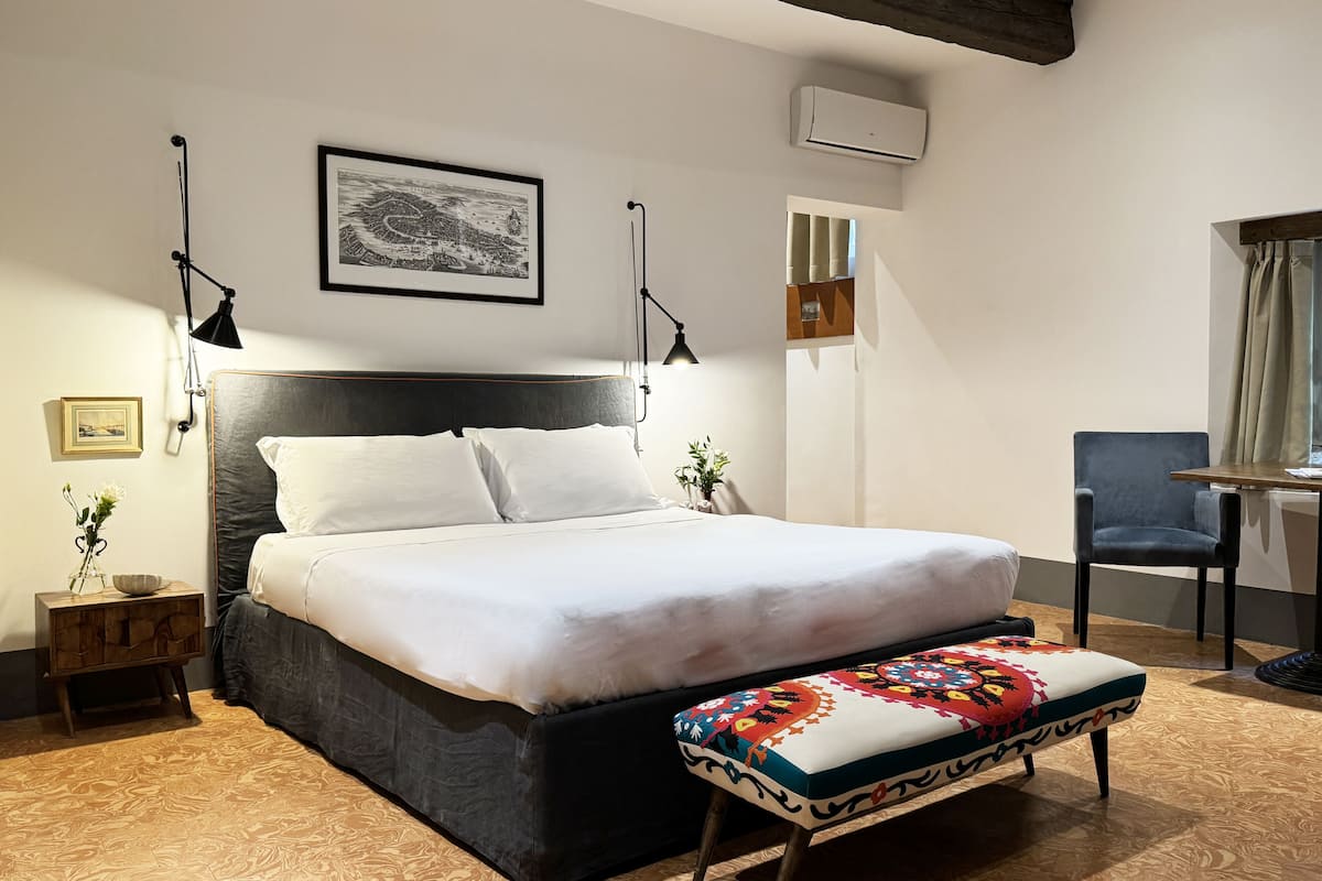 Apartament, vistes al jardí | Cortines opaques, planxa i posts de planxar i wifi gratuïta