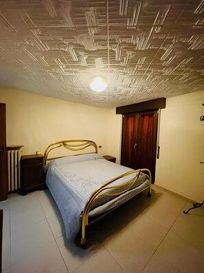 2 Schlafzimmer, Bügeleisen/Bügelbrett, Bettwäsche