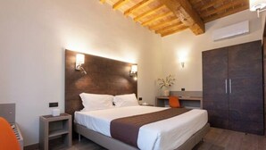 2 室のベッドルーム、セーフティボックス (室内)、WiFi (無料)、ベッドシーツ