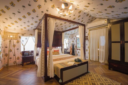 ELIVAAS 5-BHK with Luxe Mudhouses, Tents, Pond & Pvt Pool | Kaimalgarh Farmstay