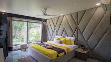 Villa, 5 Bedrooms, Garden View | Iron/ironing board, free WiFi