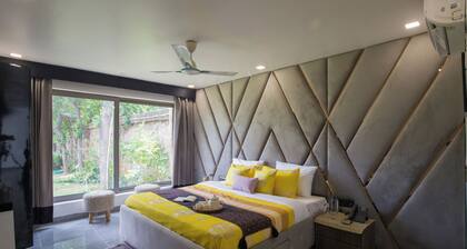 ELIVAAS 5-BHK with Luxe Mudhouses, Tents, Pond & Pvt Pool | Kaimalgarh Farmstay