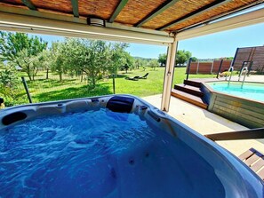 Bañera de hidromasaje exterior
