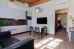 TV - Ancient Well 1 | Villa Carobbi Apt (Firenze)