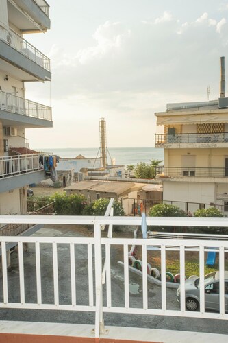 
Thessaloniki Blue Escape by ΜΡS