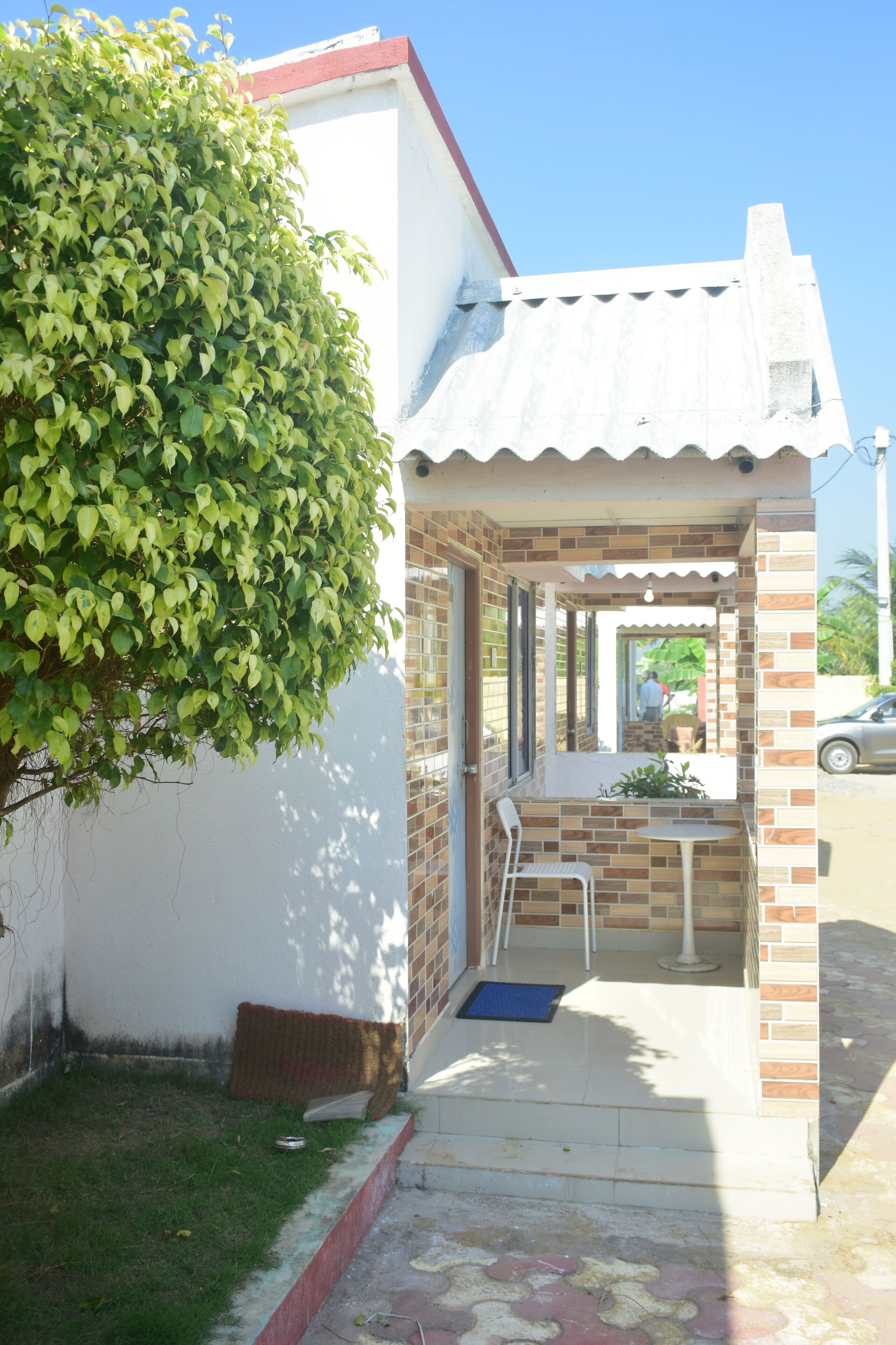 Memory-foam beds, desk, laptop workspace, blackout curtains