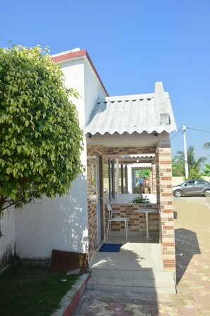 Memory-foam beds, desk, laptop workspace, blackout curtains