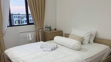 3 bedrooms, iron/ironing board, Internet, bed sheets