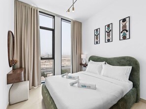 2 عدّة غرف نوم ومكتب ومكواة/لوح كي وسرير سفر