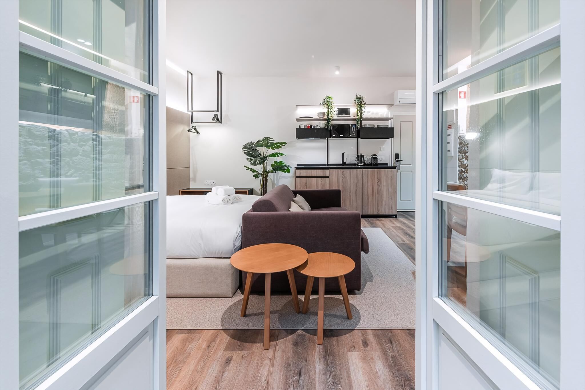 Studio with Balcony | Living area