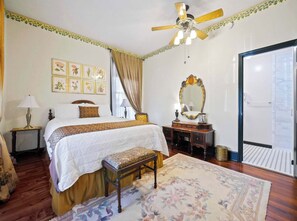 2 bedrooms, desk, iron/ironing board, travel cot