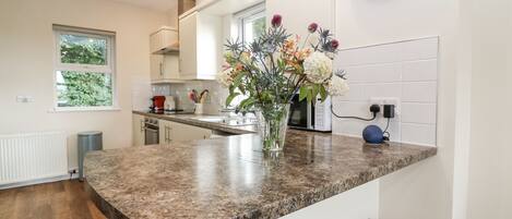 Dishwasher, cookware/dishes/utensils